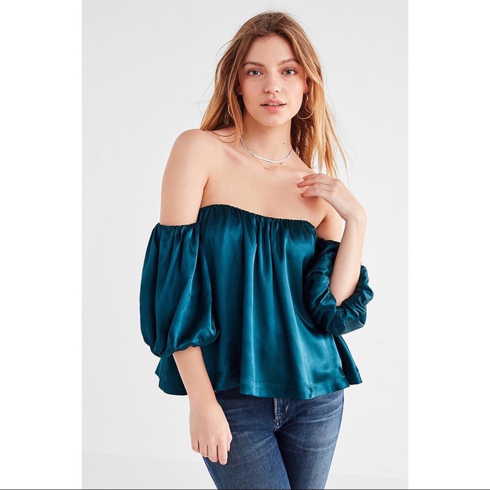 UO Dia Off-The-Shoulder Silky Top